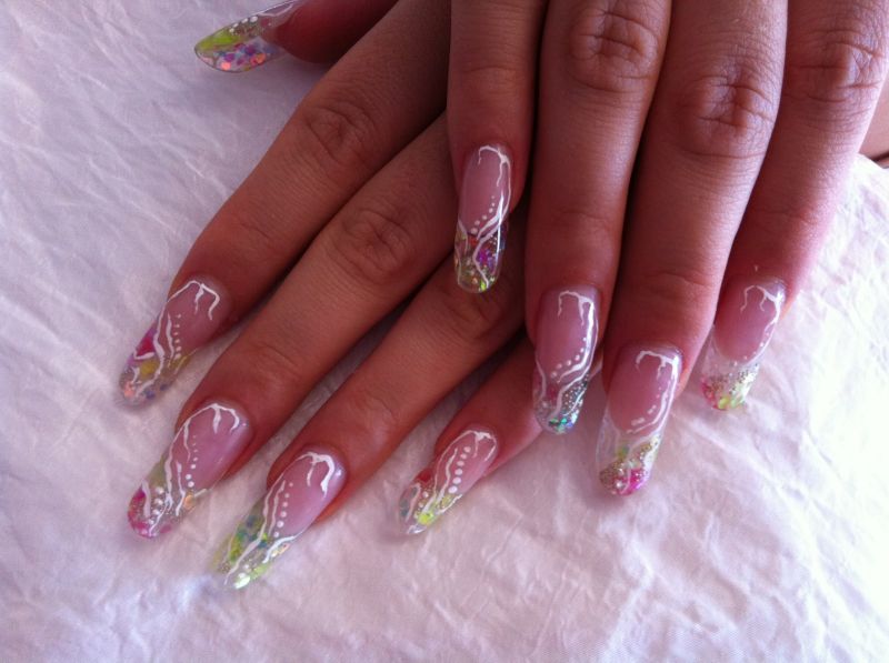 Pose Dongles Avec Les Formes En Résine Transparent à Rognac